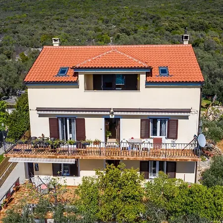 Apartman Paradiso *